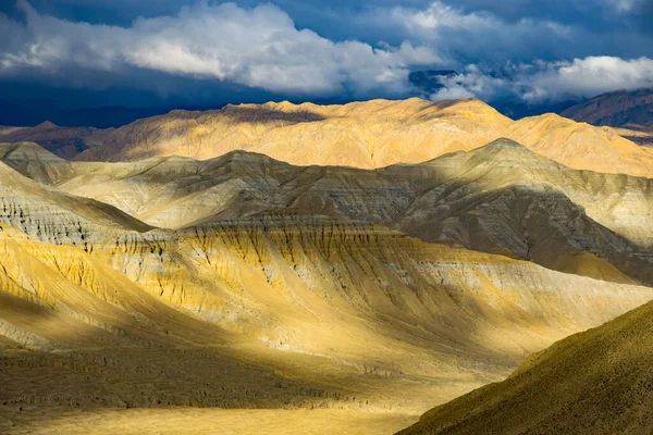 Piękny Zachód Słońca Pustyni Tybetańskiego Wpłynął Górny Mustang Himalajach Nepalu — Zdjęcie stockowe
