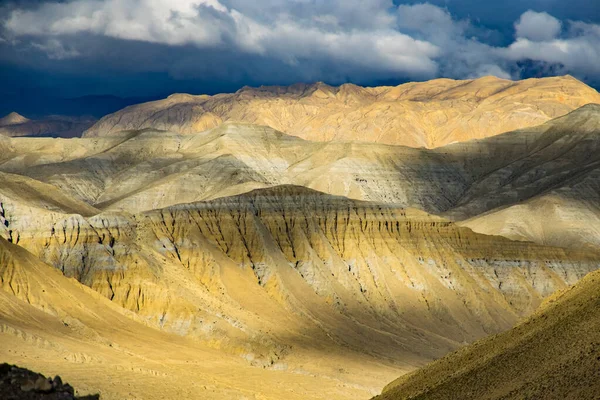 Piękny Zachód Słońca Pustyni Tybetańskiego Wpłynął Górny Mustang Himalajach Nepalu — Zdjęcie stockowe