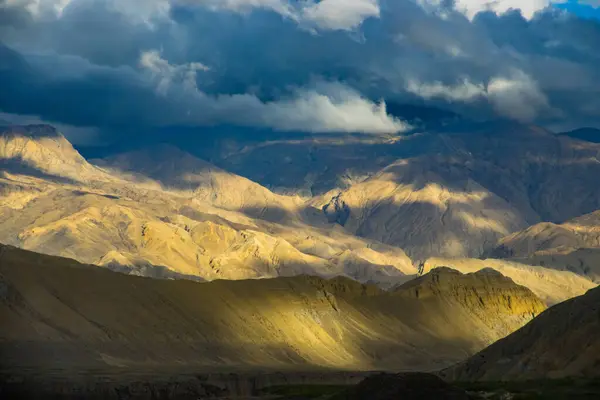 Tibet Çölü Nde Güzel Günbatımı Nepal Hilal Aylarında Upper Mustang — Stok fotoğraf