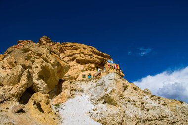 Chhoser Mağara Medeniyeti, Müze ve Otel Nepal 'in Yukarı Mustang' inde İnsan Yapımı Mağarada