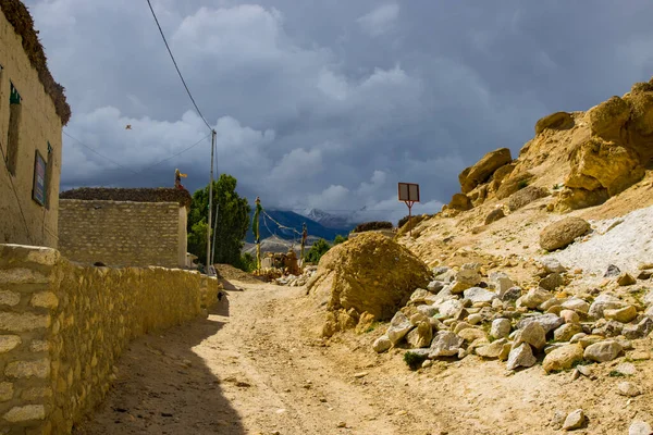 Schönes Chhoser Dorf Mit Wüstenlandschaft Manthang Von Upper Mustang Nepal — Stockfoto