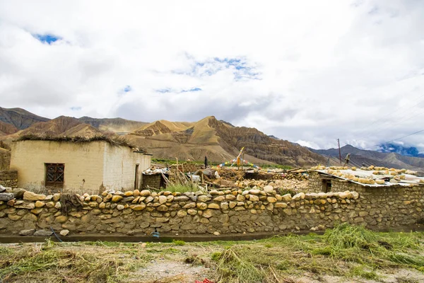 Hermoso Cañón Del Desierto Paisaje Agrícola Ghami Village Alto Mustang —  Fotos de Stock