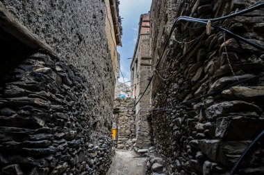 Taş Anıtlar, Manastırlar, Nepal Mustang 'inde Çamur Evleri olan Eski Duvarlı Şehir Kagbeni
