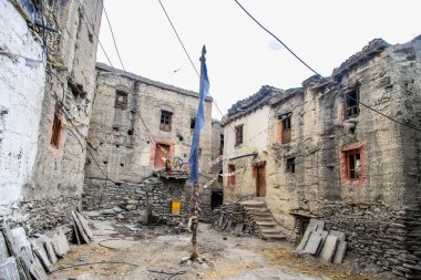 Taş Anıtlar, Manastırlar, Nepal Mustang 'inde Çamur Evleri olan Eski Duvarlı Şehir Kagbeni