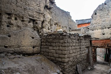 Taş Anıtlar, Manastırlar, Nepal Mustang 'inde Çamur Evleri olan Eski Duvarlı Şehir Kagbeni