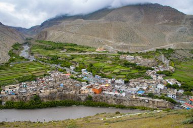 Yukarı Mustang, Nepal 'deki Kaligandaki Nehri kıyısındaki güzel Kagbeni Köyü