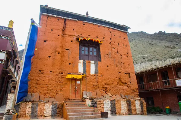 チョード サンペル リン修道院 カルテニ 何世紀もの古いゴンパ ガンバ アッパー マスタング ネパール — ストック写真