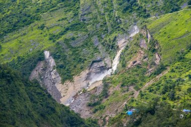 Nepal 'in Myagdi şehrinde muson yağmurları sırasında Rupse jharana namı diğer Rupse Water Falls