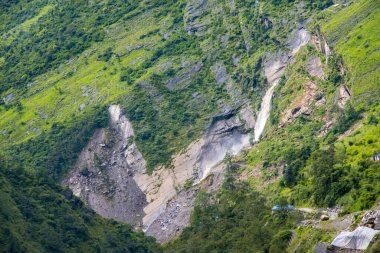 Nepal 'in Myagdi şehrinde muson yağmurları sırasında Rupse jharana namı diğer Rupse Water Falls