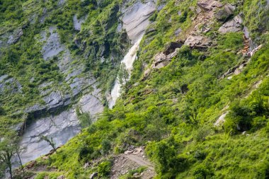 Nepal 'in Myagdi şehrinde muson yağmurları sırasında Rupse jharana namı diğer Rupse Water Falls