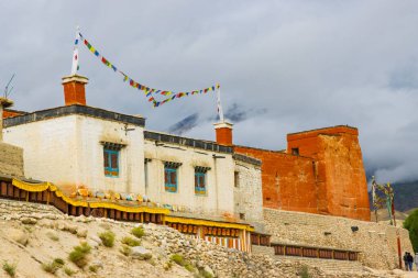 Lo Manthang - 23 Temmuz 2023: Lo Krallığının Kenar Mahallesi, Yukarı Mustang, Nepal