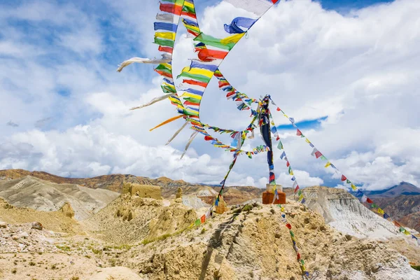 Banderas Oración Volando Viento Del Desierto Manthang Alto Mustang Himalaya — Foto de Stock