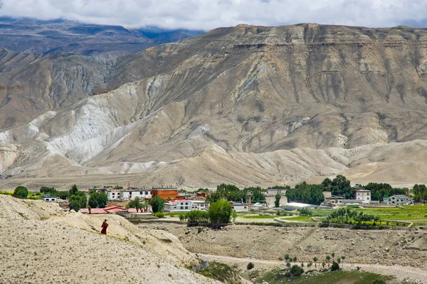 Мантанг Непал Июля 2023 Года Буддийские Студенты Ламы Наслаждаются Ветром — стоковое фото