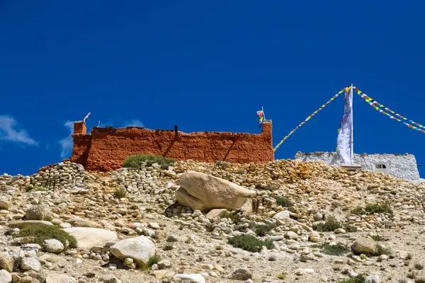Village Nechung Avec Paysage Désertique Monastère Dans Mustang Influence Tibétaine — Photo