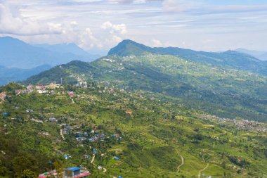Nepal 'in Pokhara şehrinde Sarangkot' tan görülen Hemjakot Yeşil Dağları manzarası