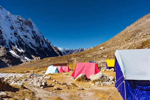 Kanchenjunga Kuzey Kampı nam-ı diğer Nepal 'deki Taplejung Dağları Himalayaları' ndaki Pangpema.
