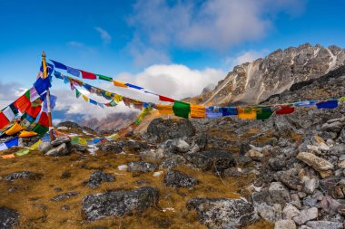 Kanchenjunga Dağı, Nepal 'deki Sele La Pass' ın güzel Himalaya manzarası.