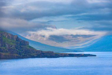 Atlantik Okyanusu 'nda İskoçya ve İzlanda arasında bulunan birkaç İskoç ve Faroe adası