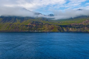 Atlantik Okyanusu 'nda İskoçya ve İzlanda arasında bulunan birkaç İskoç ve Faroe adası