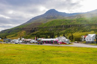 Seydisfjordur, İzlanda - 14 Ağustos 2022: Seydisdjordur Limanı, İzlanda 