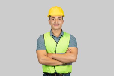 Yakışıklı bir Asya Hindistanlı Nepal Erkek İnşaat Mühendisi Gösterme ve İfade Verme Hareketleri