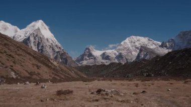 Kanchenjunga Güney Kampı Oktang 'dan Himalaya Karlı Dağ Tepeleri' nden Ramjer Timelapse 'ye