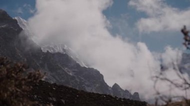 Kanchenjunga Güney Kampı Oktang 'dan Himalaya Karlı Dağ Tepeleri' nden Ramjer Timelapse 'ye