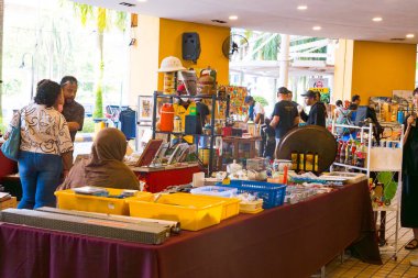 Kuala Lumpur, Malezya - 12 Ekim 2024: Dünyanın En Büyük ve En Eski Bit Pazarı Kuala Lumpur, Malezya 'daki Am Corp Mall' da İkinci El Bit Pazarı