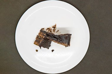 Kara Çikolatalı Yer Mantarı Kara Orman Kahverengi Pastası Yeni Yıl Kutlaması