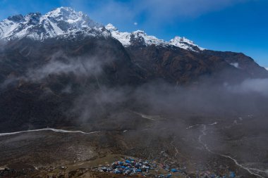 Himalayalar 'ın Langtang Bölgesi' ndeki Kyanjin Gompa Köyü 'nün Hava Görüntüsü