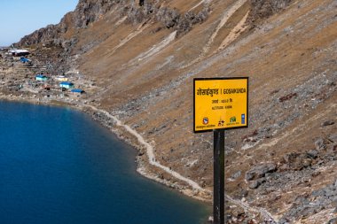 Güzel Mavi Himalaya Buzul Gölü Gosainkunda Pilgrim Langtang Ulusal Parkı, Rasuwa, Nepal