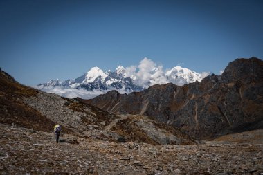 Lauribina Geçidi, Gosaikunda, Nepal - 21 Ekim 2024: Langtang Ulusal Parkı 'ndaki Lauribina Dağı Geçidi