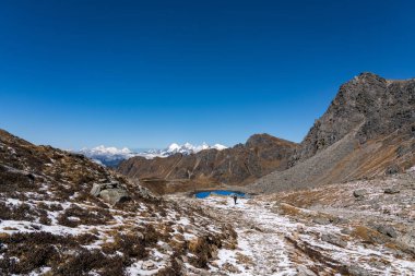 Lauribina Geçidi, Gosaikunda, Nepal - 21 Ekim 2024: Langtang Ulusal Parkı 'ndaki Lauribina Dağı Geçidi