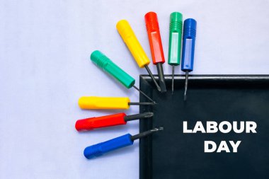 Uluslararası İşçi Bayramı 1 Mayıs Donanım Malzemeleri ile Kavram