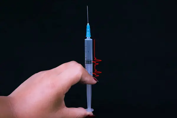 Uyuşturucuya Hayır deyin, Uyuşturucuyla Mücadele Bilinç ve Enjeksiyon Tasarımı İlaçları, Şırıngayla