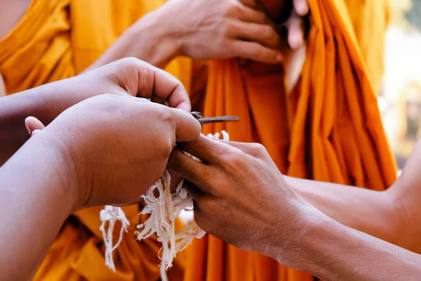 Bild Ordinationsceremoni Buddhismen Ceremoniell Tråd — Stockfoto