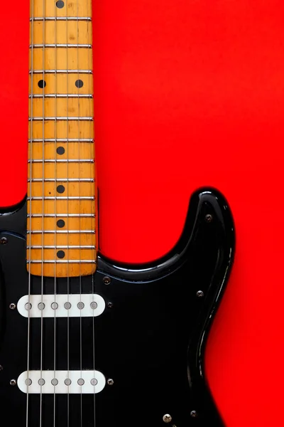 Elektrická Kytara Červeném Pozadí — Stock fotografie