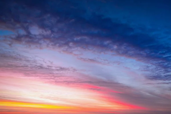 Zdjęcie Niesamowite Piękne Kolorowe Niebo Chmurami Pozwól Nam Pielęgnować Niesamowite — Zdjęcie stockowe