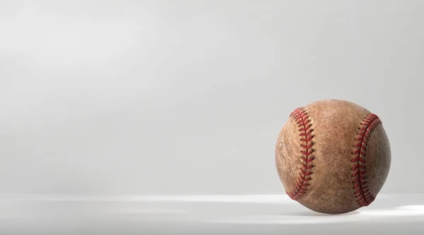 Бейсбольний Білому Тлі — стокове фото
