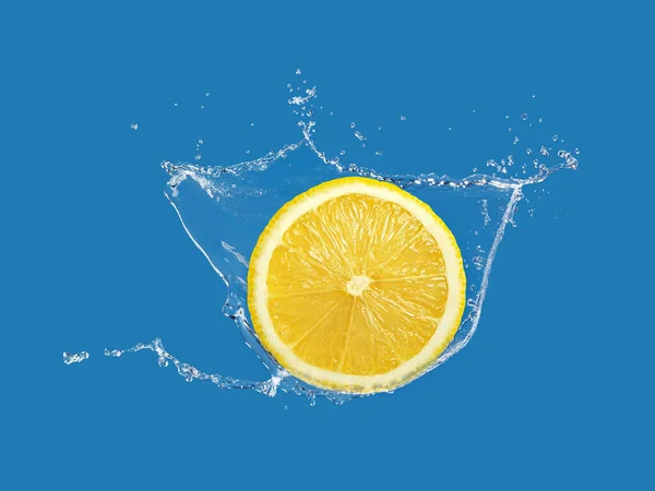 Limão Refrescante Limpo Limão Com Respingo Água — Fotografia de Stock