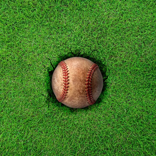 Üst Manzara Çukurda Bir Beysbol Topuyla — Stok fotoğraf
