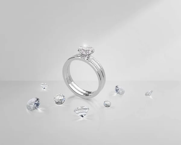 Elegante Anillo Diamantes Brillante Diamante Colocado Sobre Fondo Gris —  Fotos de Stock