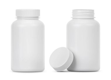 Beyaz arka planda boş plastik ilaç şişesi.