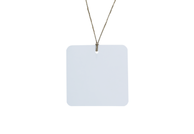 Boş etiket indirimli veya indirimli ürünlere asılmak için bağlandı. şeffaf arkaplan