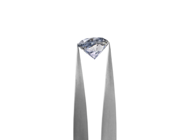 Elmas cımbızlara yerleştirilmiş parlak pırlanta, şeffaf arkaplan