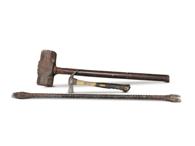 Beyaz zemin üzerinde eski çekiç, şeffaf arkaplan