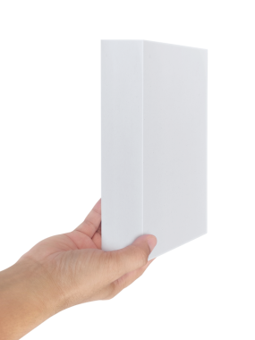 Elinde beyaz karton kutu, şeffaf arkaplan