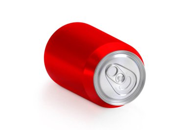 Beyaz arkaplanda kırmızı soda kutusu
