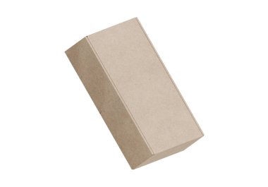 Beyaz arkaplanda kahverengi karton kutu