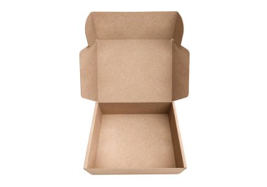 Boş kahverengi karton kutuyu beyaz arkaplanda aç